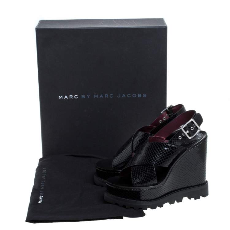 مملوكة مسبقًا Marc by Marc Jacobs Black Python Embossed Leather Irving Platform Wedge Sandals Size 35.5