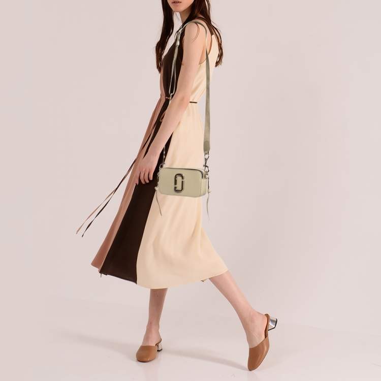 Pre Owned Marc Jacobs Beige Patent Leather Snapshot Camera Crossbody Bag
