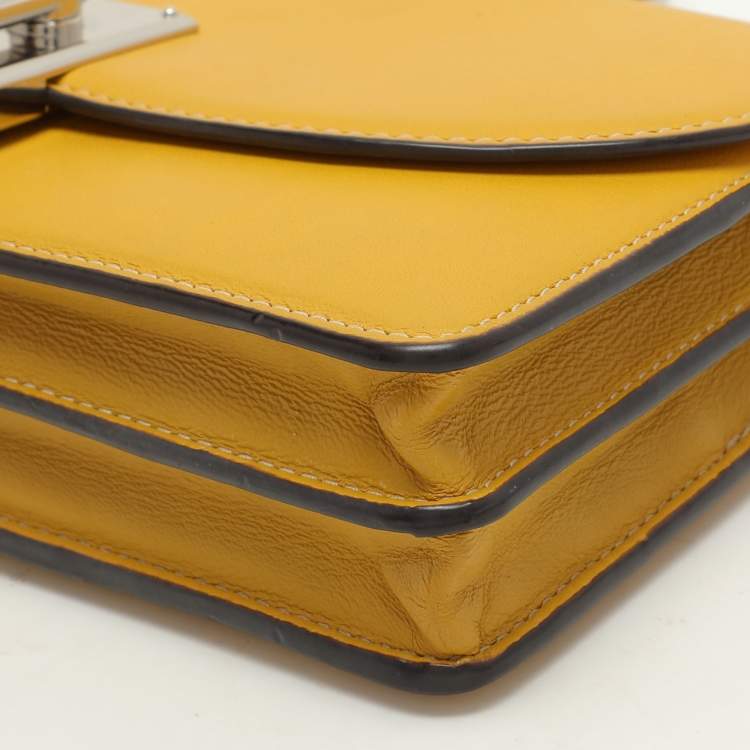 Pre Owned Marc Jacobs Yellow Leather Wallet On Chain