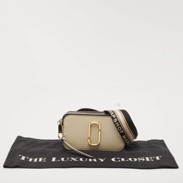 Pre Owned Marc Jacobs Beige/Black Patent Leather Snapshot Crossbody Bag