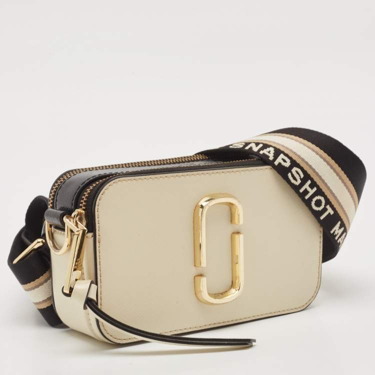 Pre Owned Marc Jacobs Beige/Black Patent Leather Snapshot Crossbody Bag