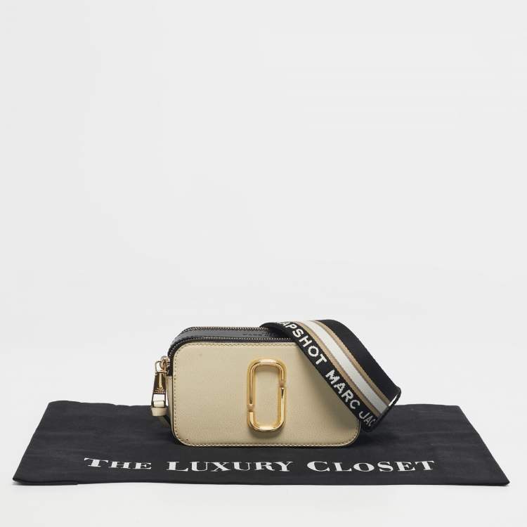 Pre Owned Marc Jacobs Cream/Black Patent Leather Snapshot Camera Crossbody Bag