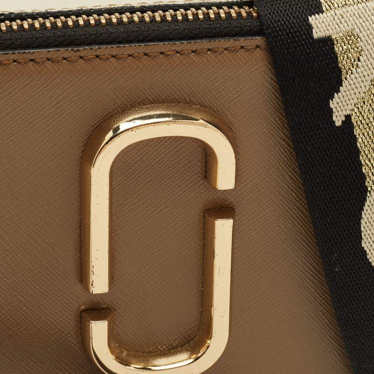 Pre Owned Marc Jacobs Snapshot Camera Brown/Off White Patent Leather Crossbody Bag