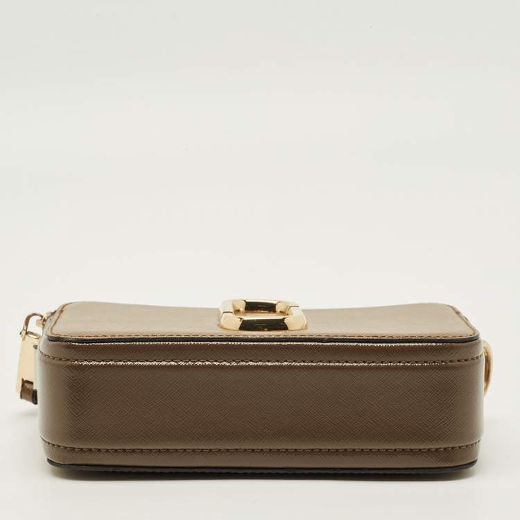 Pre Owned Marc Jacobs Snapshot Camera Brown/Off White Patent Leather Crossbody Bag