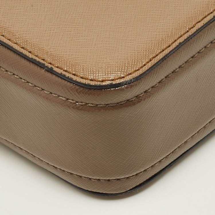 Pre Owned Marc Jacobs Snapshot Camera Brown/Off White Patent Leather Crossbody Bag