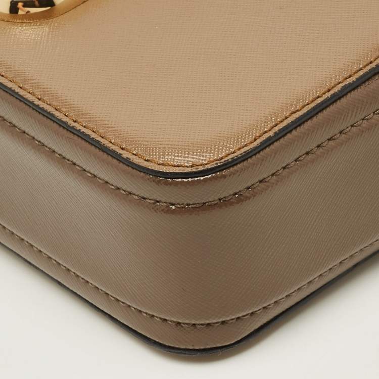 Pre Owned Marc Jacobs Snapshot Camera Brown/Off White Patent Leather Crossbody Bag