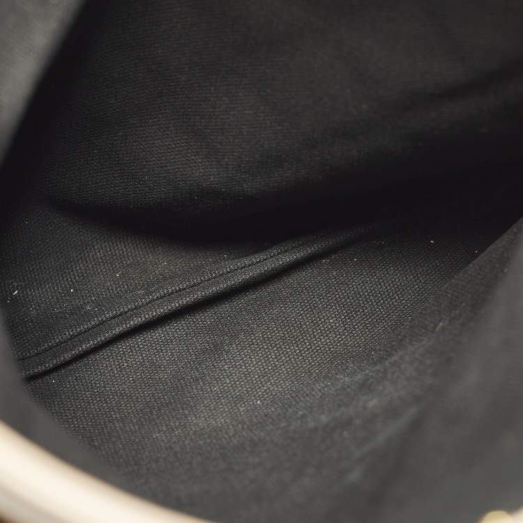 Pre Owned Marc Jacobs Eugenie Beige Quilted Leather Clutch