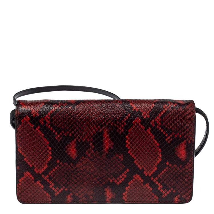 مملوكة مسبقًا Marc Jacobs Red Python Embossed Crossbody Clutch Bag