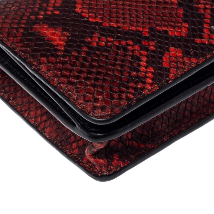 مملوكة مسبقًا Marc Jacobs Red Python Embossed Crossbody Clutch Bag