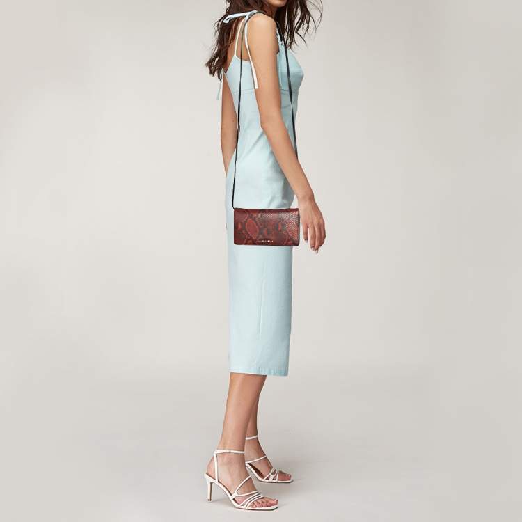 مملوكة مسبقًا Marc Jacobs Red Python Embossed Crossbody Clutch Bag