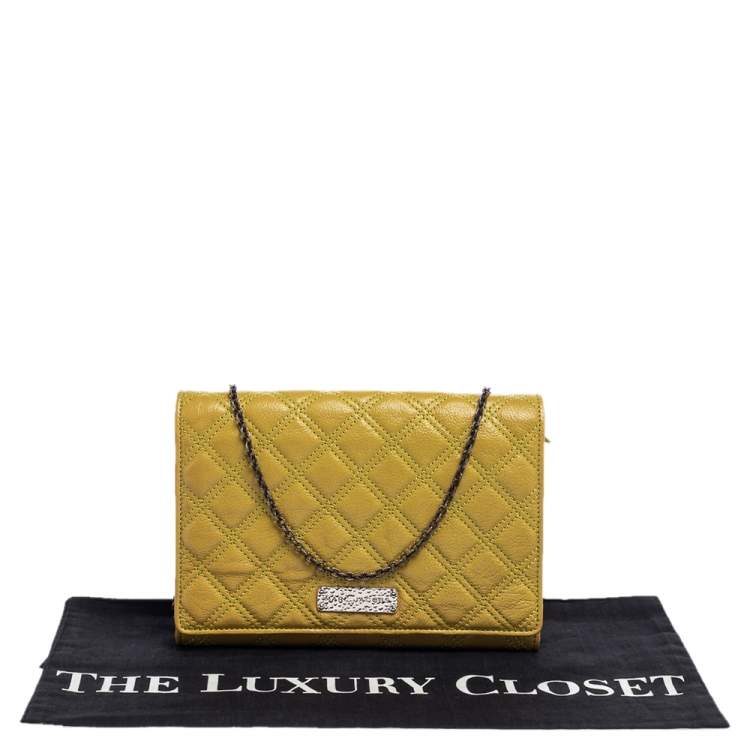 Pre Owned Marc Jacobs Lime Quilted Leather Flap Chain Clutch