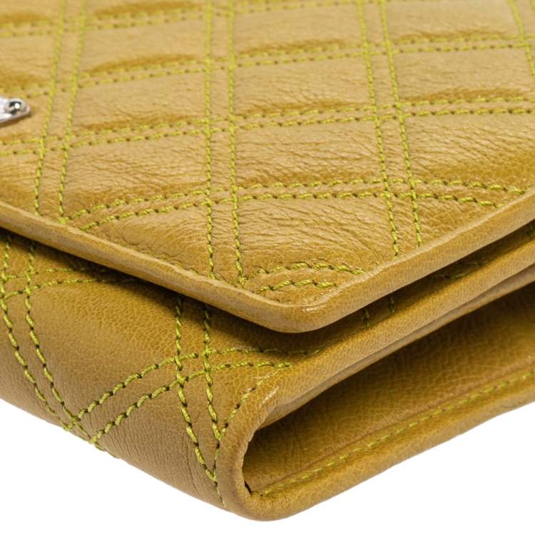 Pre Owned Marc Jacobs Lime Quilted Leather Flap Chain Clutch
