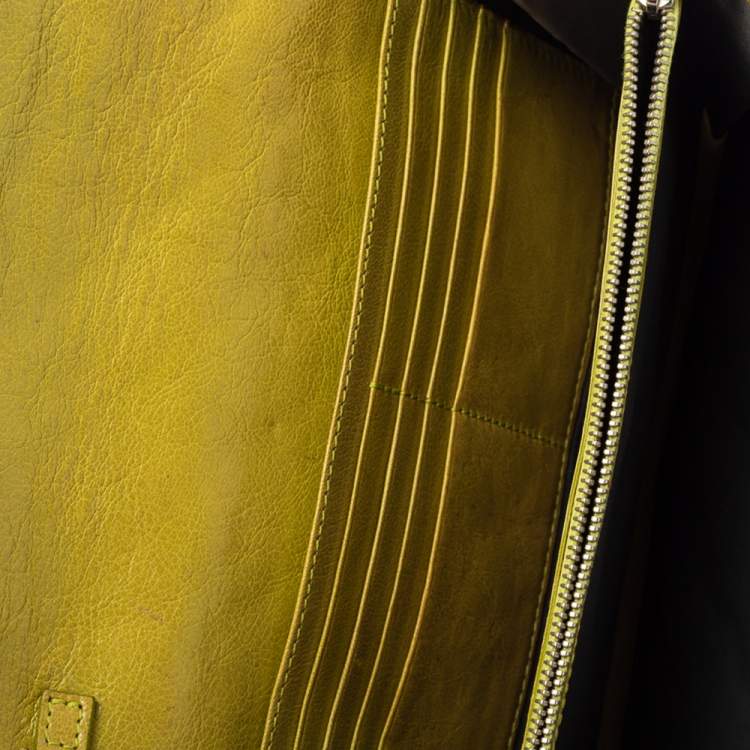 Pre Owned Marc Jacobs Lime Quilted Leather Flap Chain Clutch