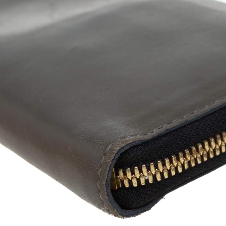 Pre Owned Marc Jacobs Khaki Green Leather Zip Around Wallet 