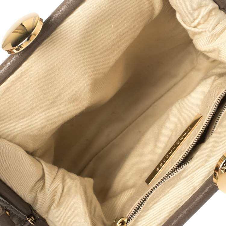 مملوكة مسبقًا Marc Jacobs Taupe Quilted Leather Little Stam Shoulder Bag