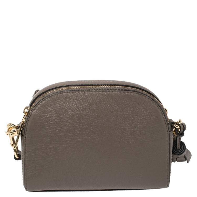 مملوكة مسبقًا Marc Jacobs Grey Leather Small Shutter Camera Crossbody Bag