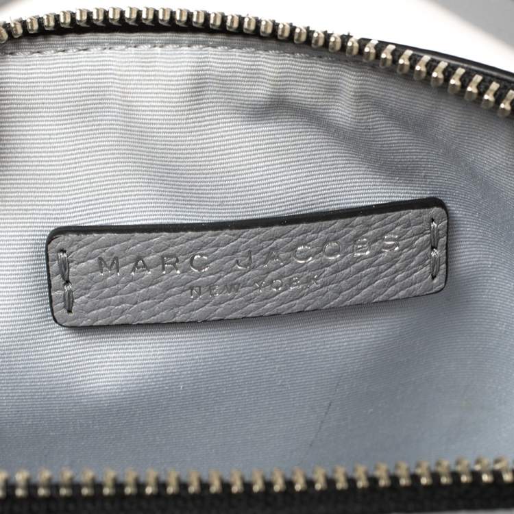 مملوكة مسبقًا Marc Jacobs Grey Leather Small Shutter Camera Crossbody Bag