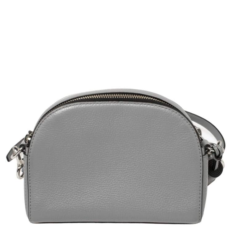 مملوكة مسبقًا Marc Jacobs Grey Leather Small Shutter Camera Crossbody Bag