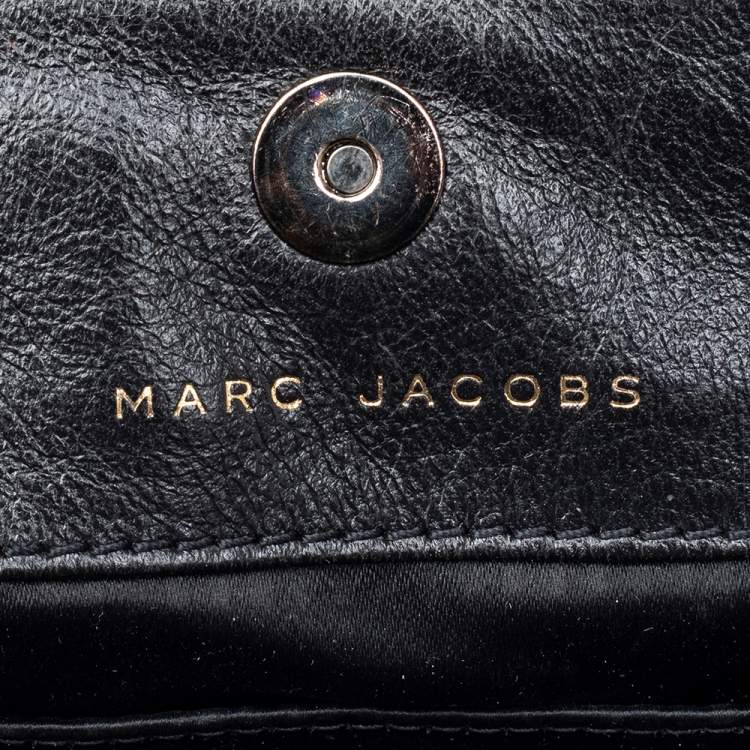 مملوكة مسبقًا Marc Jacobs Black Suede And Leather Embellished Clutch