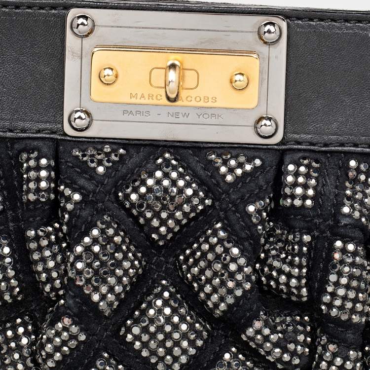 مملوكة مسبقًا Marc Jacobs Black Suede And Leather Embellished Clutch