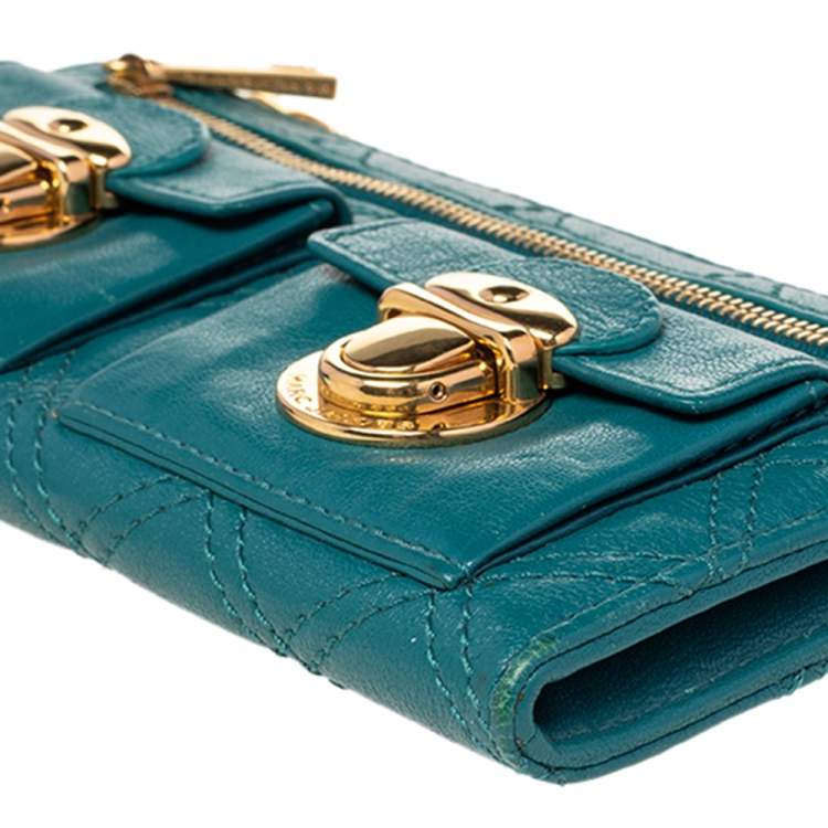 مملوكة مسبقًا Marc Jacobs Teal Blue Quilted Leather Double Pocket Zip Clutch