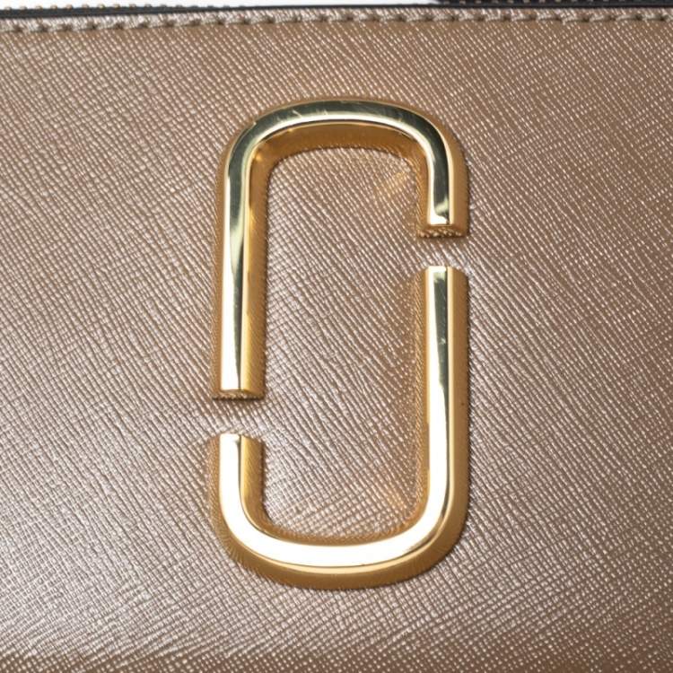 مملوكة مسبقًا Marc Jacobs Beige Patent Leather Snapshot Camera Crossbody Bag