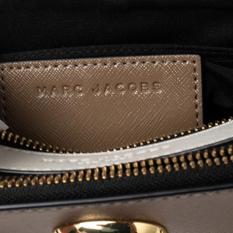 مملوكة مسبقًا Marc Jacobs Beige Patent Leather Snapshot Camera Crossbody Bag