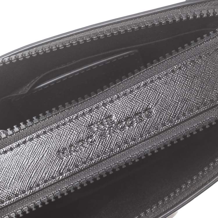 مملوكة مسبقًا Marc Jacobs Black Glossy Leather Snapshot Camera Crossbody Bag