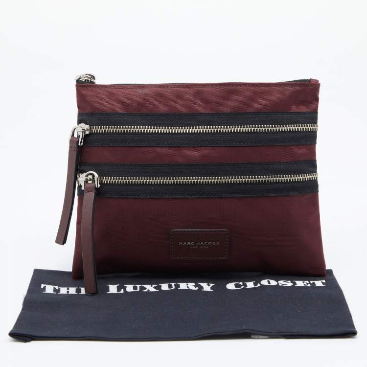 Pre Owned Marc Jacobs Burgundy Nylon and Leather Top Zip Clutch