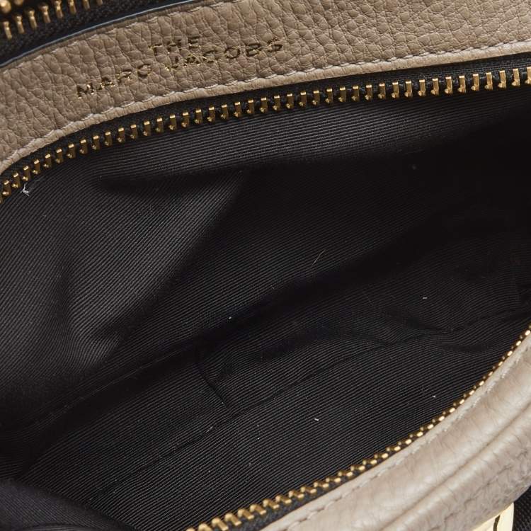 مملوكة مسبقًا Marc Jacobs Beige/Black Soft Leather Snapshot Crossbody Bag