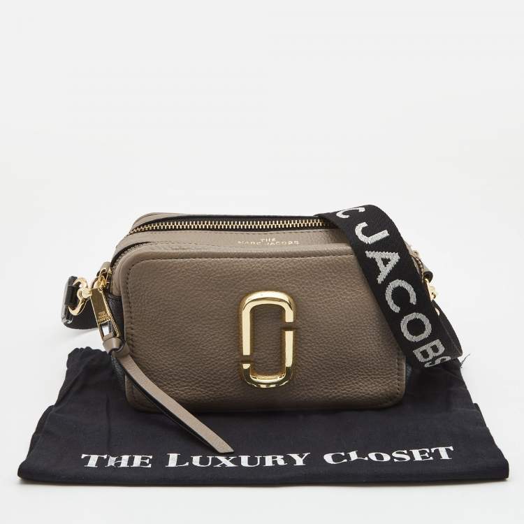 مملوكة مسبقًا Marc Jacobs Beige/Black Soft Leather Snapshot Crossbody Bag