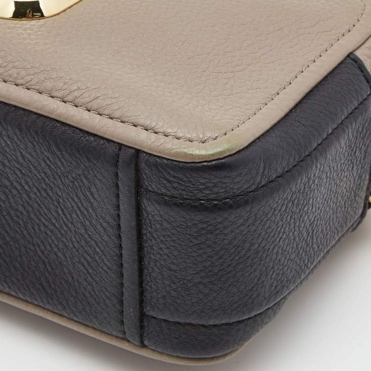 مملوكة مسبقًا Marc Jacobs Beige/Black Soft Leather Snapshot Crossbody Bag