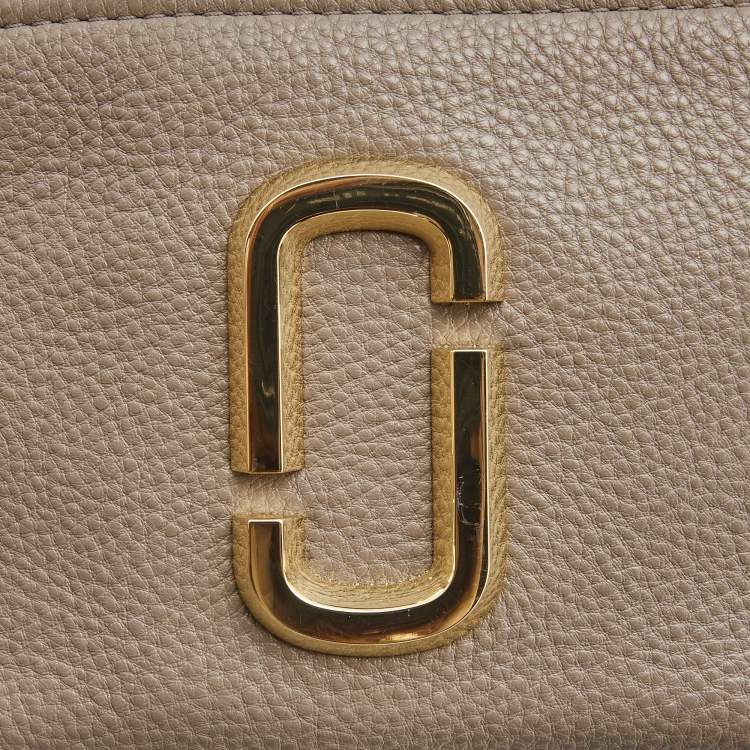 مملوكة مسبقًا Marc Jacobs Beige/Black Soft Leather Snapshot Crossbody Bag