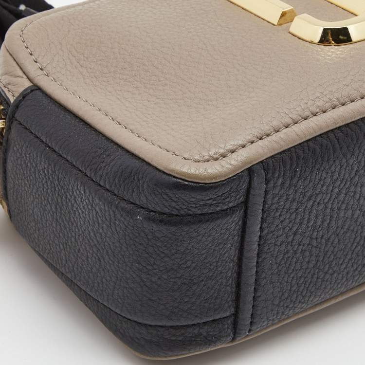 مملوكة مسبقًا Marc Jacobs Beige/Black Soft Leather Snapshot Crossbody Bag
