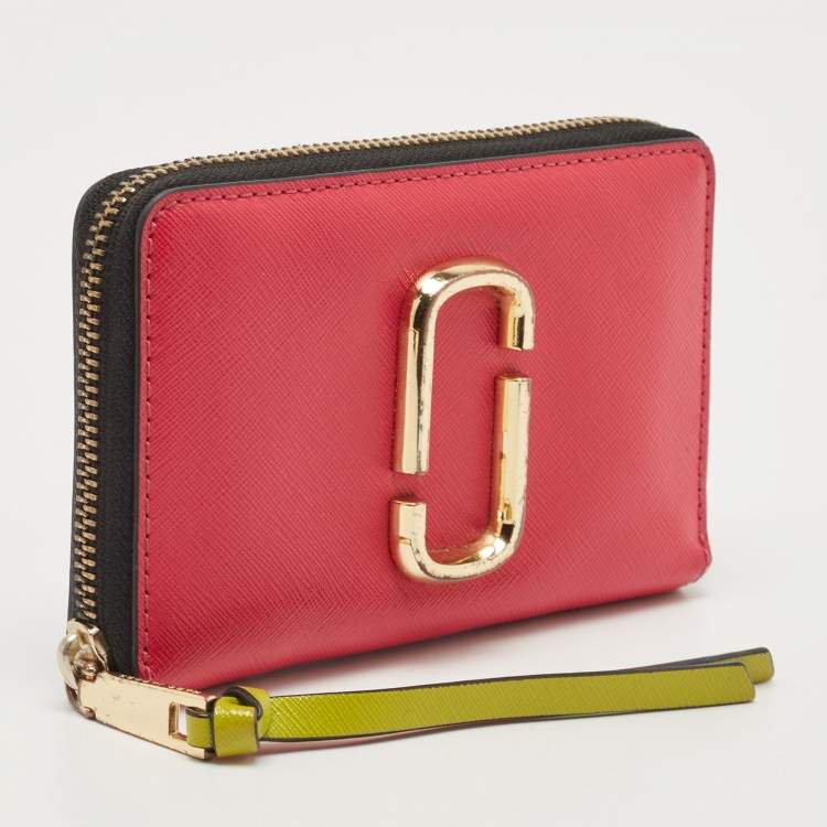 Pre Owned Marc Jacobs Pink/Purple Saffiano Leather Snapshot Compact Wallet