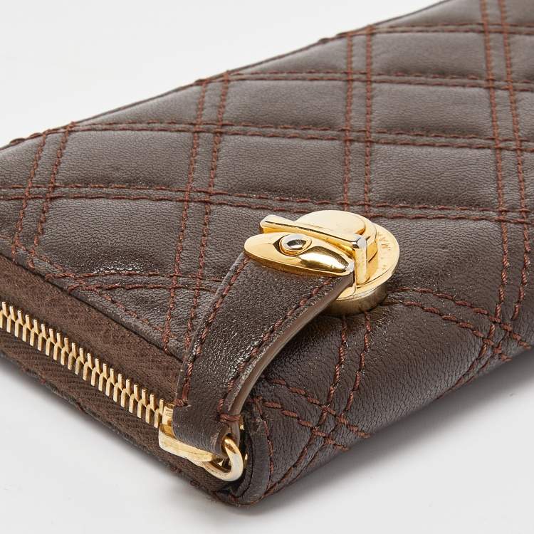 Pre Owned Marc Jacobs Brown Quilted Leather Deluxe Zip Around Wallet