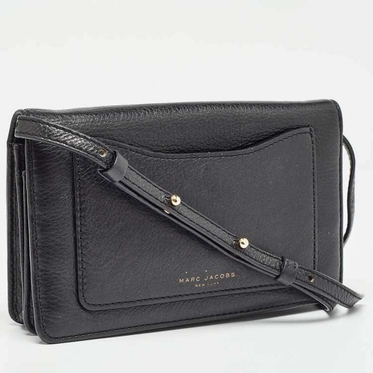 Pre Owned Marc Jacobs Black Leather Recruit Wallet on Strap 