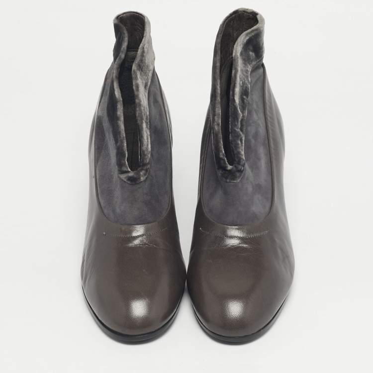 Pre Owned Marc Jacobs Grey Leather and Velvet Ankle Boots Size 37