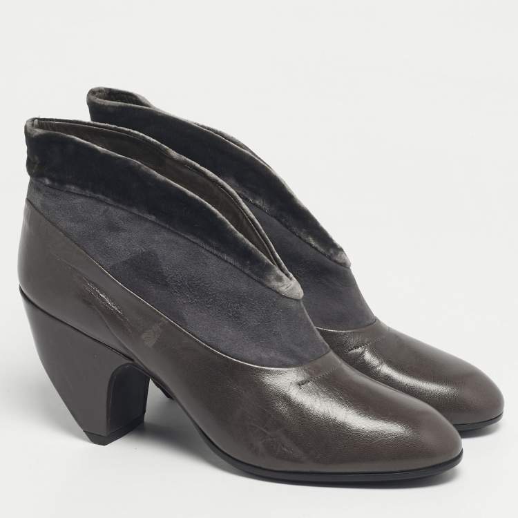 Pre Owned Marc Jacobs Grey Leather and Velvet Ankle Boots Size 37