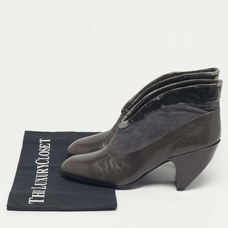 Pre Owned Marc Jacobs Grey Leather and Velvet Ankle Boots Size 37