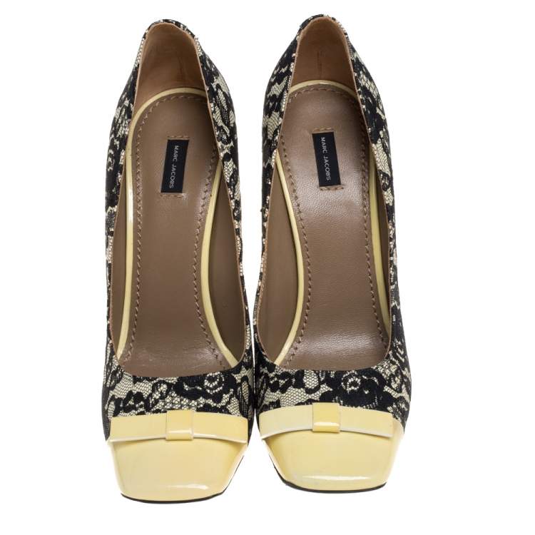 Pre Owned Marc Jacobs Yellow/Black Lace And Patent Leather Bow Detail Pumps Size 39