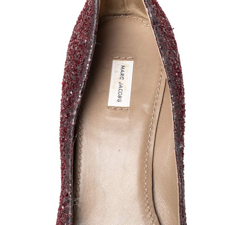 Pre Owned Marc Jacobs Burgundy Glitter Slip on Pumps Size 37