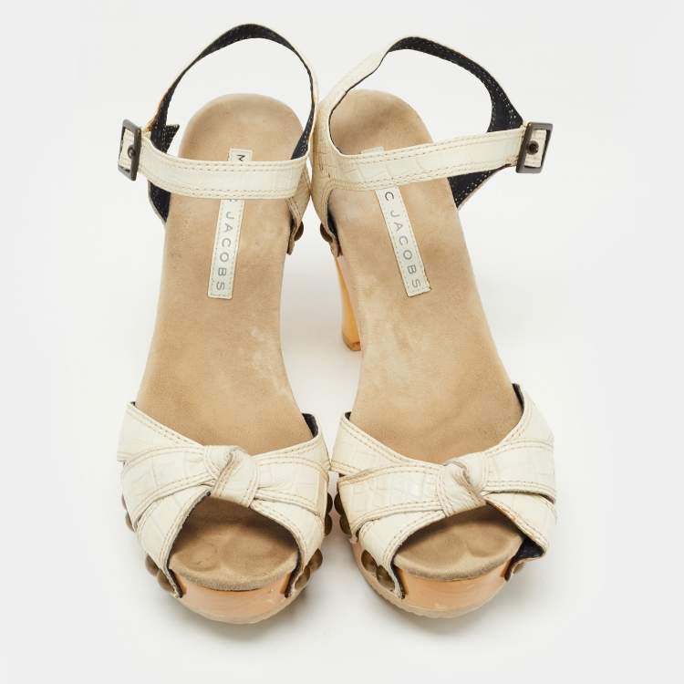 Pre Owned Marc Jacobs Cream Croc Embossed Leather Ankle Strap Clog Sandals Size 39