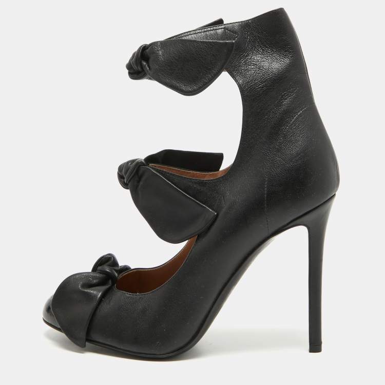 Pre Owned Marco de vincenzo Black Leather and Patent Cap Toe Triple Bow Pumps Size 39