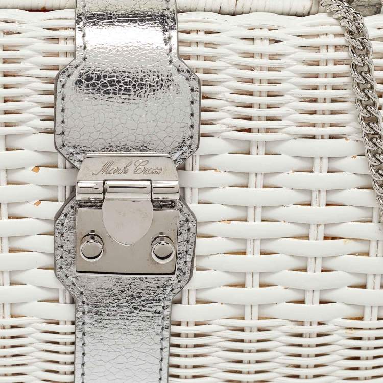 Pre Owned Mark Cross White/Siler Woven Rattan and Patent Leather Chain Clutch