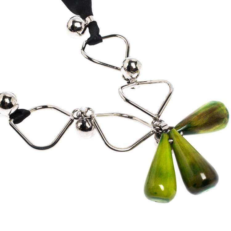 مملوكة مسبقًا Marni Green Teardrop Beads Silver Tone Black Ribbon Self-Tie Necklace