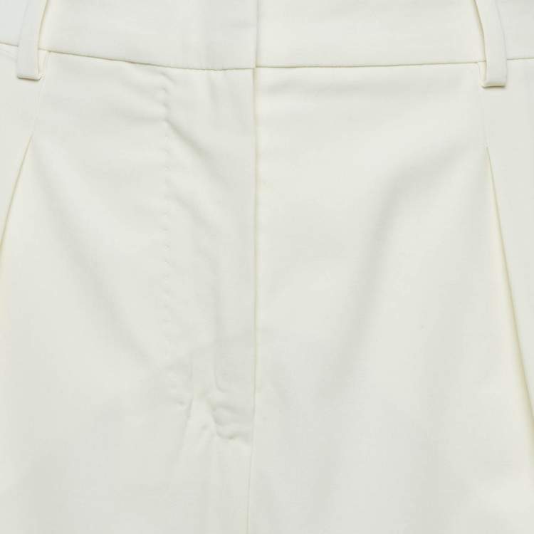 Pre Owned Max Mara Cream Crepe Pleated Shorts L