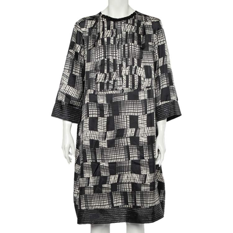 Pre Owned Max Mara Monochrome Printed Silk Embellished Neck Detailed Dress L