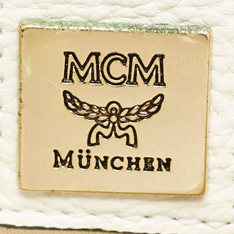 مملوكة مسبقًا MCM White Visetos Coated Canvas and Leather Buckle Hobo