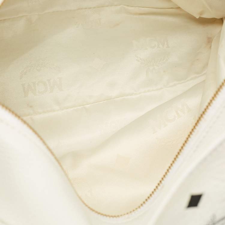 مملوكة مسبقًا MCM White Visetos Coated Canvas and Leather Buckle Hobo